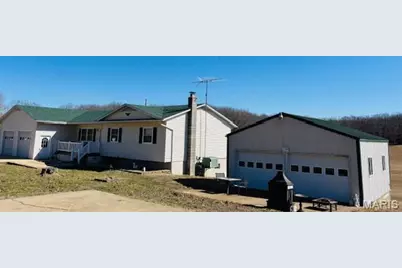 205 and 207 Center Point Rd, Shelbyville, MO 65565 - Photo 4