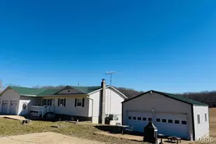 205 and 207 Center Point Rd, Shelbyville, MO 65565 - Photo 4