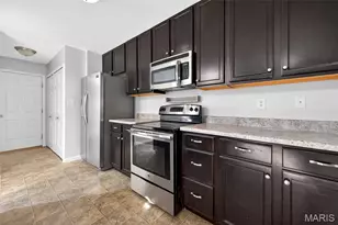 1319 Commons Cir, Saint Charles, MO 63304 - Photo 8