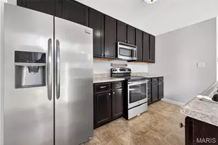 1319 Commons Cir, Saint Charles, MO 63304 - Photo 10