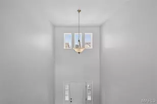 1319 Commons Cir, Saint Charles, MO 63304 - Photo 4