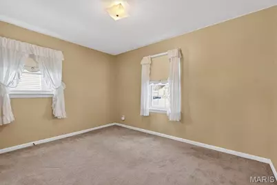 190 Saint Baptista Lane, Florissant, MO 63031 - Photo 18