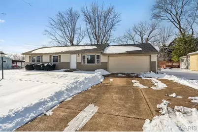 10008 Meadowfield Lane, Saint Louis, MO 63128 - Photo 2