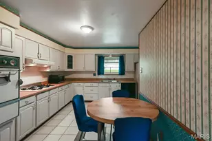 11511 Corlyn Dr, Saint Louis, MO 63138 - Photo 6