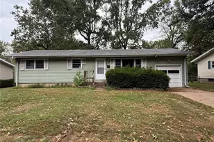 125 Forestwood Dr, Saint Louis, MO 63135 - Photo 1