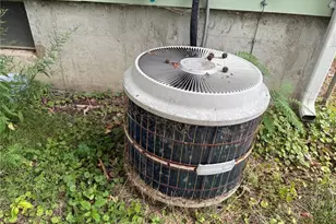 125 Forestwood Dr, Saint Louis, MO 63135 - Photo 10