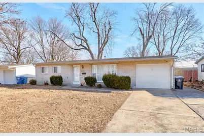 1730 Kay Drive, Florissant, MO 63031 - Photo 2