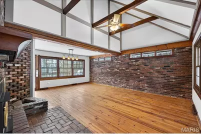 6 Castle Drive, Florissant, MO 63034 - Photo 8