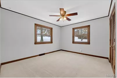 6 Castle Drive, Florissant, MO 63034 - Photo 18