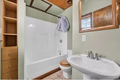 6 Castle Drive, Florissant, MO 63034 - Photo 26