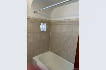 6614 Devonshire Avenue, Saint Louis, MO 63109 - Photo 4