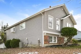 16504 Forest Pine Dr, Ballwin, MO 63011 - Photo 2