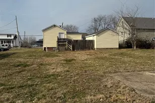 910 N Church St, Union, MO 63084 - Photo 2