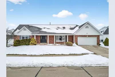 244 E Governor Place, Saint Charles, MO 63301 - Photo 2