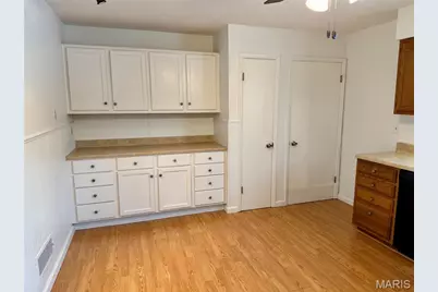 317 Thomas Avenue, Saint Charles, MO 63301 - Photo 10