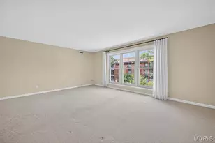 561 Sarah Ln, Saint Louis, MO 63141 - Photo 16