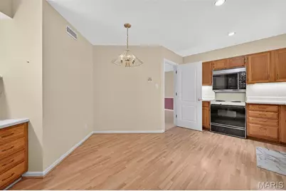 561 Sarah Lane #204, Saint Louis, MO 63141 - Photo 6