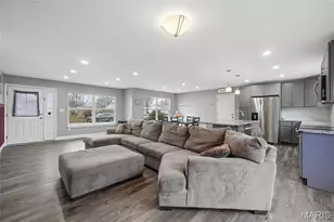 384 Peffer Ln, Fenton, MO 63026 - Photo 4