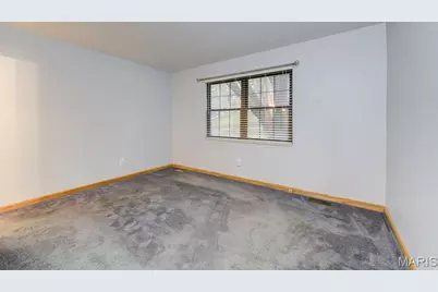 12071 Ameling Road, Maryland Heights, MO 63043 - Photo 12