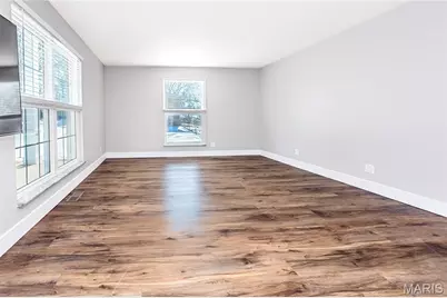 9836 Charwick Drive, Saint Louis, MO 63128 - Photo 6