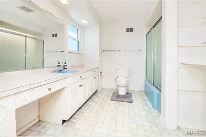 9836 Charwick Drive, Saint Louis, MO 63128 - Photo 34