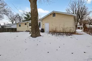 1451 Farmview Ave, Saint Louis, MO 63138 - Photo 18
