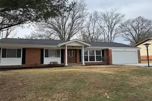 701 Fernview Dr, Creve Coeur, MO 63141 - Photo 1