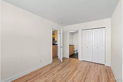 5696 Kingsbury Avenue #107, Saint Louis, MO 63112 - Photo 8