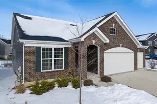 689 Fox Creek Dr, Fenton, MO 63026 - Photo 2