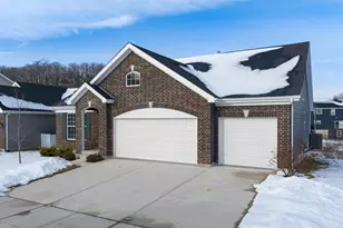 689 Fox Creek Dr, Fenton, MO 63026 - Photo 1