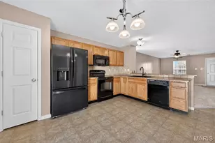 108 Bridgeton Dr, Wentzville, MO 63385 - Photo 14