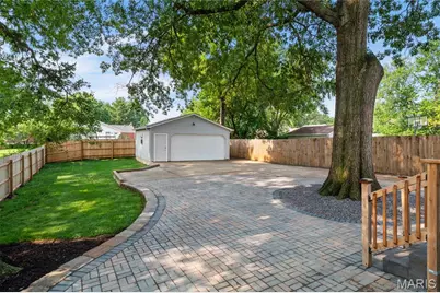 8900 Moritz Avenue, Saint Louis, MO 63144 - Photo 22