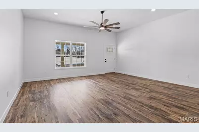 323 Wellington Place, Farmington, MO 63640 - Photo 2