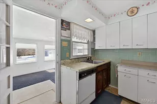 46 Garden Ln, Maryland Heights, MO 63043 - Photo 8