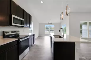 2304 Fernau Ct, Florissant, MO 63031 - Photo 8