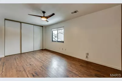 1722 Robin Knoll Court, Saint Louis, MO 63146 - Photo 32