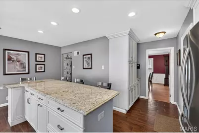 10520 Hackamore Lane, Saint Louis, MO 63128 - Photo 8
