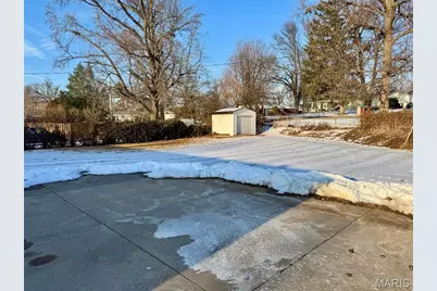 890 Meadowgrass Drive, Florissant, MO 63033 - Photo 22