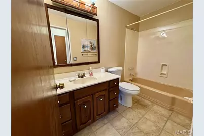 890 Meadowgrass Drive, Florissant, MO 63033 - Photo 12