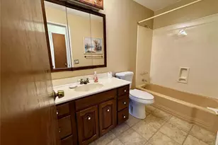 890 Meadowgrass Dr, Florissant, MO 63033 - Photo 12