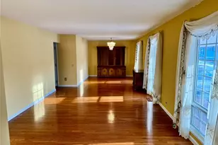 890 Meadowgrass Dr, Florissant, MO 63033 - Photo 4