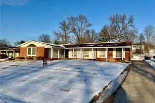 890 Meadowgrass Dr, Florissant, MO 63033 - Photo 2