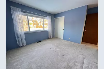 890 Meadowgrass Drive, Florissant, MO 63033 - Photo 10