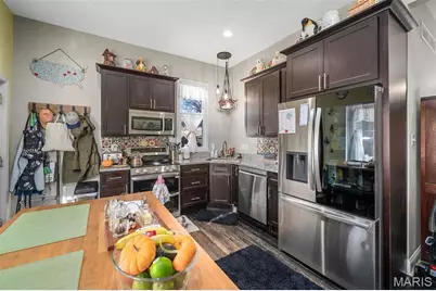 917 N 5th Street, Saint Charles, MO 63301 - Photo 8