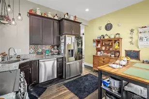 917 N 5th St, Saint Charles, MO 63301 - Photo 10