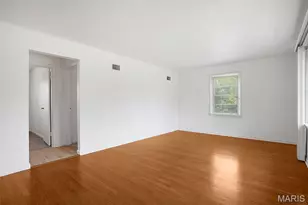 316 Harding Ave, Maryland Heights, MO 63043 - Photo 4