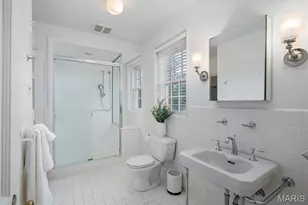 20 Ridgemoor Dr, Clayton, MO 63105 - Photo 44