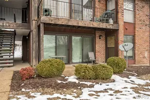 1084 Mersey Bend Dr, Saint Louis, MO 63129 - Photo 2