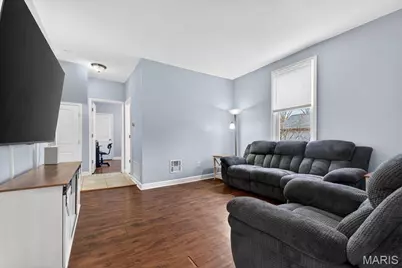 9533 Gentry Avenue, Saint Louis, MO 63125 - Photo 4