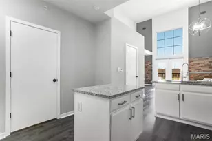 200 S Kirkwood Rd, Kirkwood, MO 63122 - Photo 14